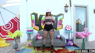 TRUE ANAL Big booty Siri is ready to take it deep