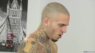 Tommy Makes Leo-Rex Spurt - Leo-Rex Bunny & Tommy Steele