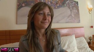 Cute hot chick slobbers on a stiff pecker and gets licked