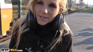 Live sex footage with blonde dj girl