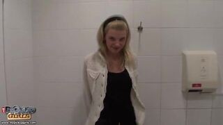 Chick fucked in McDonalds