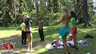 Crazy foursome with deep anal fucking