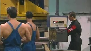 Factory coworkers slamming hard in homosexual threesome