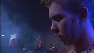 Horny threesome with thick pricks